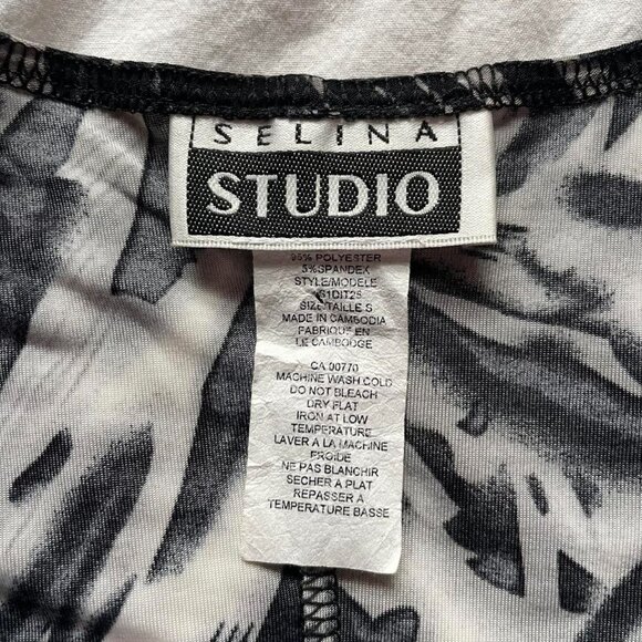 Vintage Ruffled Blouse - Picture 3 of 8